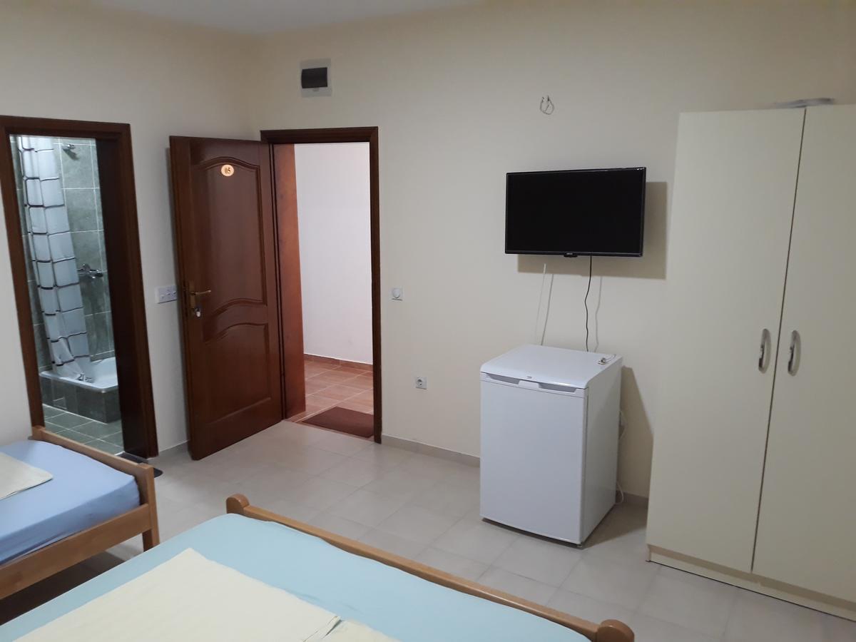 Korac Apartments Ulcinj Esterno foto