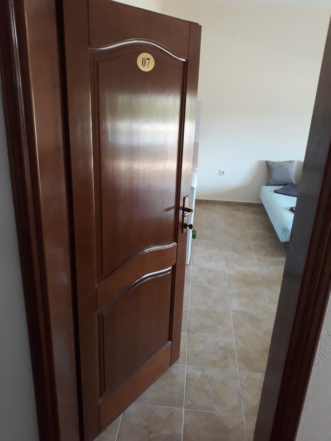 Korac Apartments Ulcinj Esterno foto